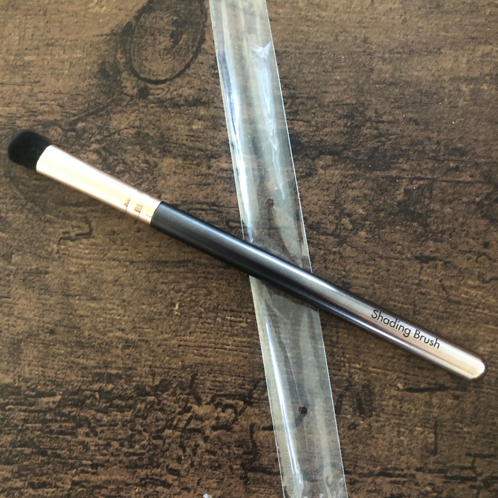 Hipdot Shading Brush NEW still in plastic sleeve, gold and black.
